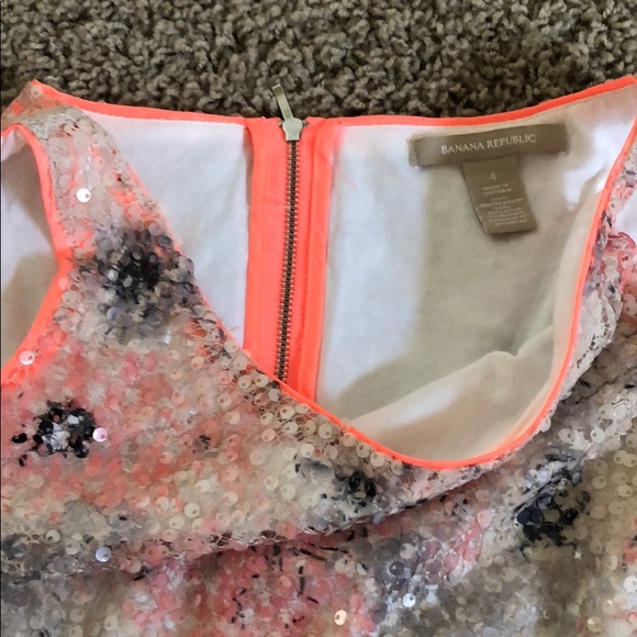 Banana Republic Sequins Peplum. Floral print. - Picture 4 of 6